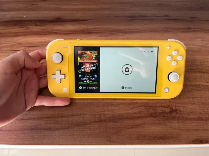 Vendo Nintendo Switch Lite amarelo
