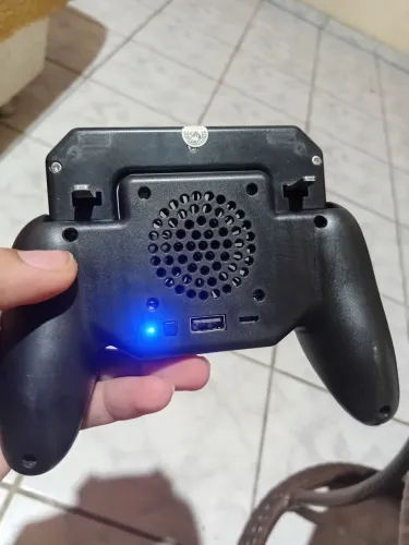 Controle de Gamepad com ventilador recarregável
