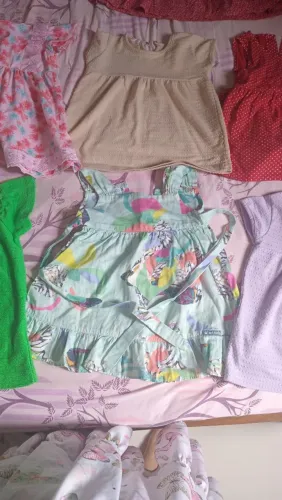 Lote de roupa de menina