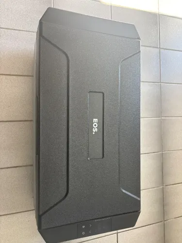 Freezer e Geladeira Portátil EOS 35 Litros Dupla Ação Quadrivolt EFC40 110V/220V/12V/24V