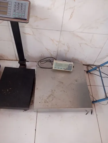 Vendo balasa eletrônica uma 300 uma 250 e uma 150 presso de cada uma 500  negociável 