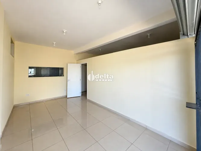 Loja disponível para locação no bairro Novo Mundo em Uberlândia-MG.