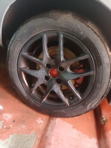 Troco rodas aro 15 de liga por outras de ferro tbm 15
