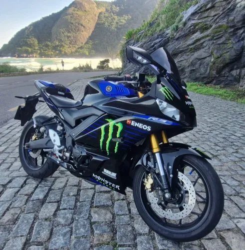 YAMAHA R3 MONSTER 2022