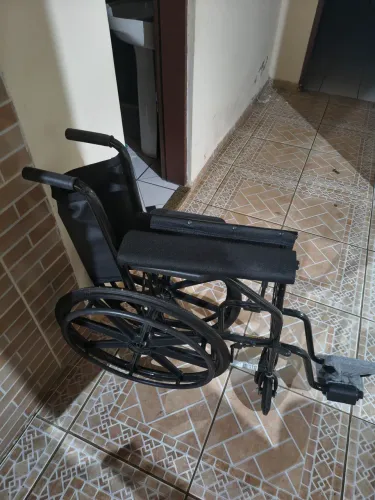 Cadeira de rodas e de banho