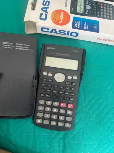 Calculadora científica usada poucas vezes