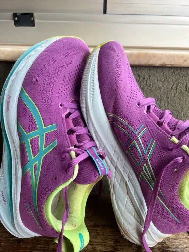 Tênis Asics Nimbus 26, usado, Feminino, 39BR