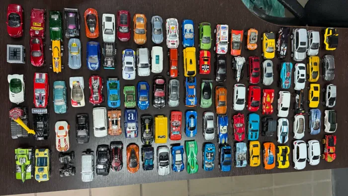 100 miniaturas carrinhos