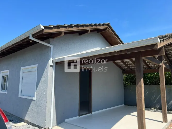 Casa com 2 dormitórios bairro Campeche em Florianópolis