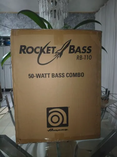 Vendo produto novo zero Ampeg Rocket Bass RB-110