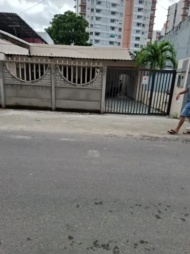 N Sra Graças, Achadinho Casa c/ 01 qtos e garagem próx Pq Idoso