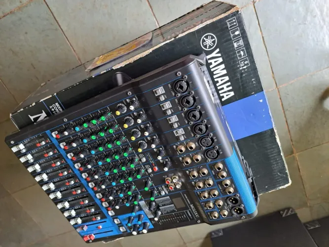 Mesa de som yamaha mg12ux
