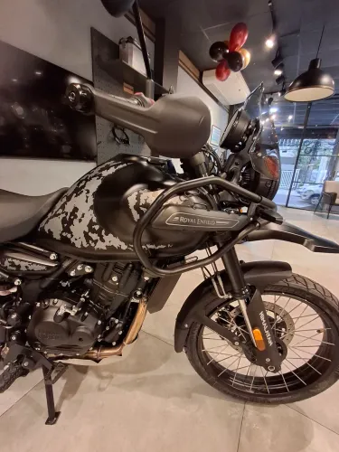Himalayan Mana Black 450cc - Amanda