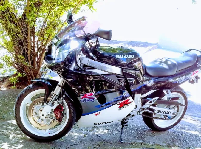 SUZUKI GSX -R Venda ou Troca