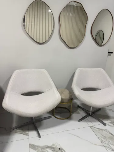 Poltronas giratória de luxo em tecido de linho
