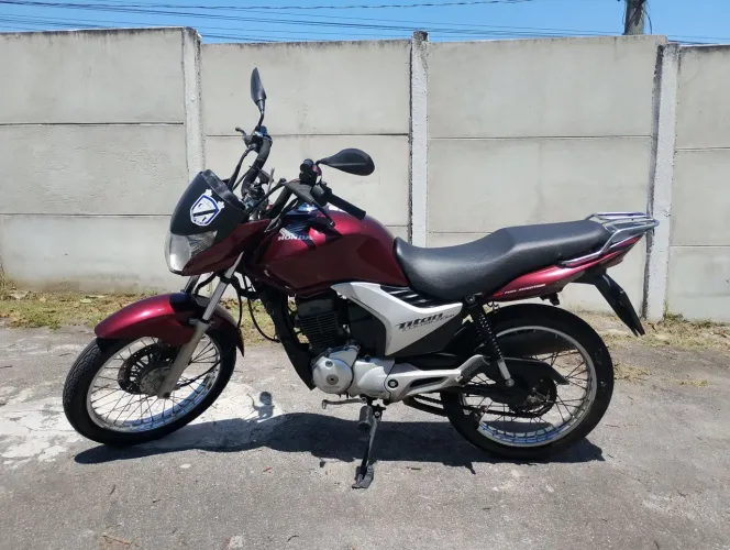 Vendo minha linda Titan