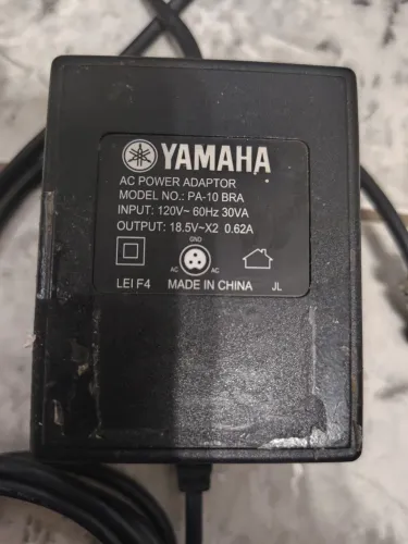 Mesa de Som Yamaha MG82cx com Fonte Original - Excelente Estado