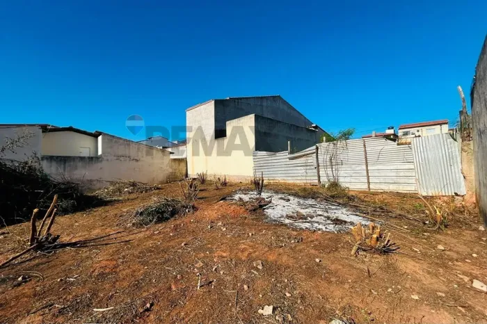 Terreno (lote) de 180m² a venda em Cidade Jardim, Gov. Valadares"