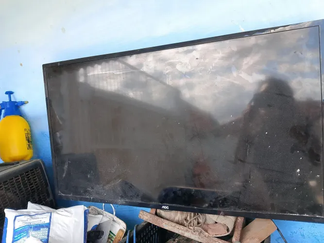 Tv AOC
