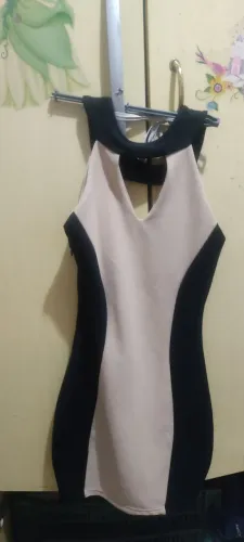 Vestido creme e preto da Marisa
