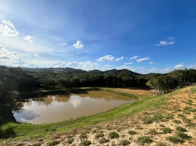 Linda chácara com vista exuberante em Campo Alegre
