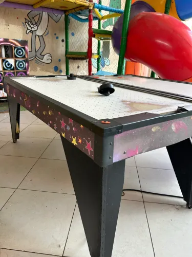VENDO 2 BRINQUEDOS MESAS DE DISCO 