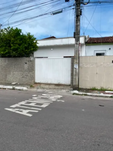 OPORTUNIDADE!!! Vendo Excelente Casa no Bairro ( Centro)