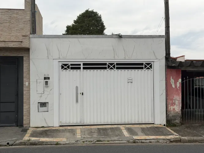 Casa a Venda Próx. A Mogi 3 dorm. 2 vagas - Dir com proprietário