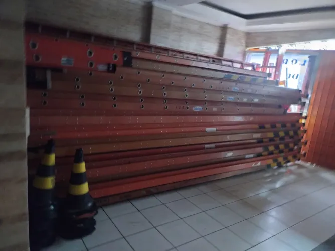 Escada de Fibra Profissional  10.80 Metros  Usadas