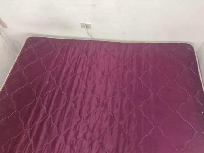 Cama casal de molas