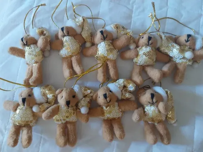 NATAL: 9 mini ursinhos marrons com roupa dourada - 7cm