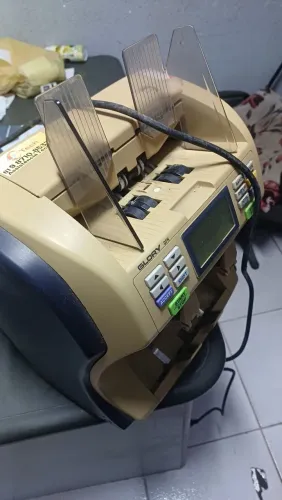 Maquina de conta cedula