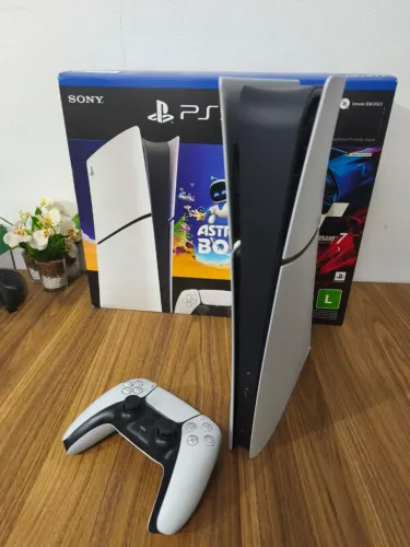 PS5 slim 825GB Digital - Seminovo