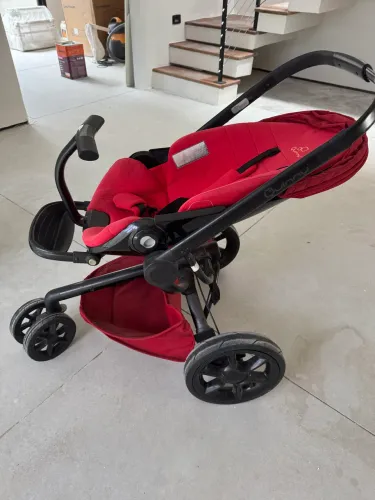 Carrinho de bebê Quinny Mood Vermelho