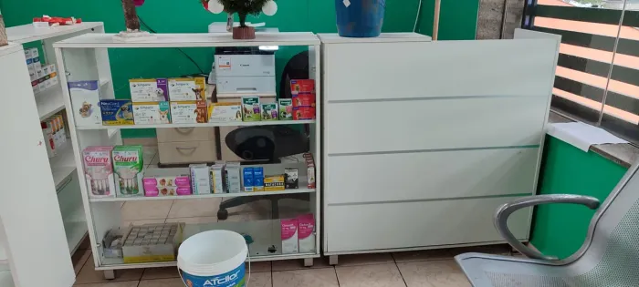 Balcão de atendimento com expositor