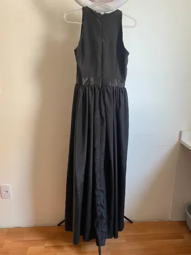 Vestido longo preto sob medida com bolso usado 1 vez