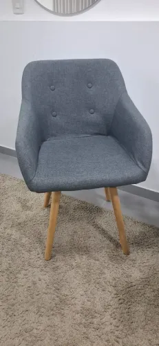 4 Poltronas lilian com pés de madeira cinza 