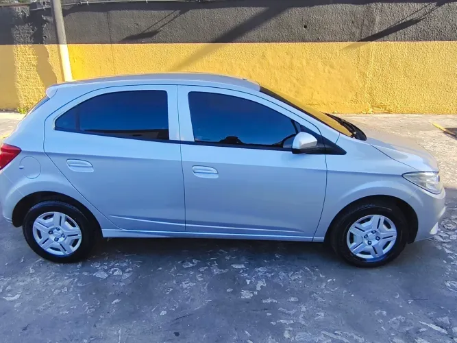 Chevrolet Onix JOY Hatch 1.0 8V Flex Mec. 4P 2018
