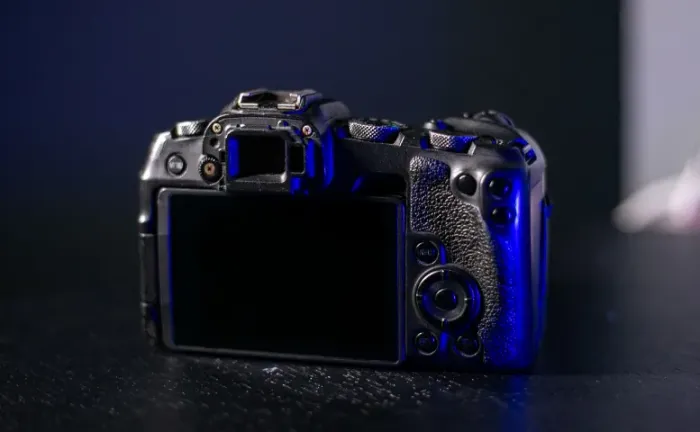 Canon EOS RP + Adaptador EF-RF + 2 Baterias Originais