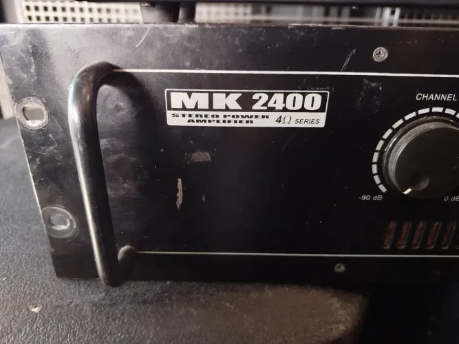 (AMPLIFICADOR DE POTÊNCIA MARK-ÁUDIO MK-2400 TURBO-VENTILADA)