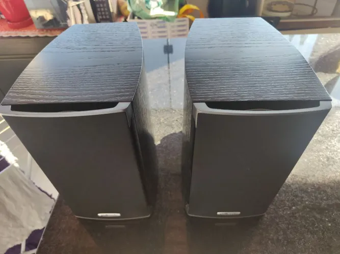 Par de caixas bookshelf Polk Audio RTi não B&W Kef 