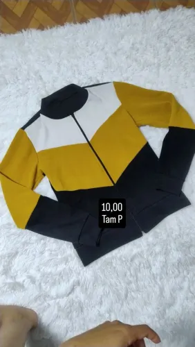 Desapego de roupas seminovas ?