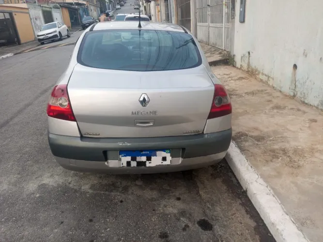 Renault Megane Sedan Dynamique 2.0 16V Aut. 2009