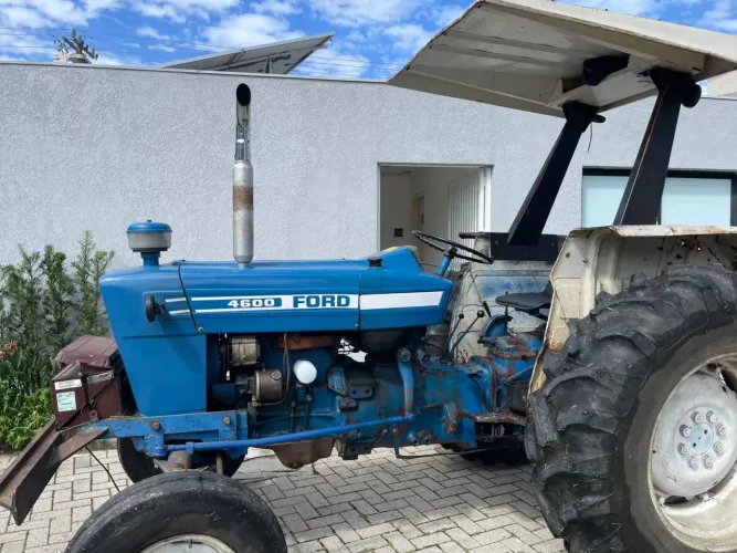 Trator Ford 4600