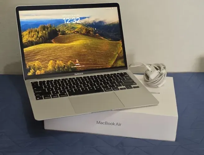 MacBook Air M1, 8GB RAM, 256GB Prata