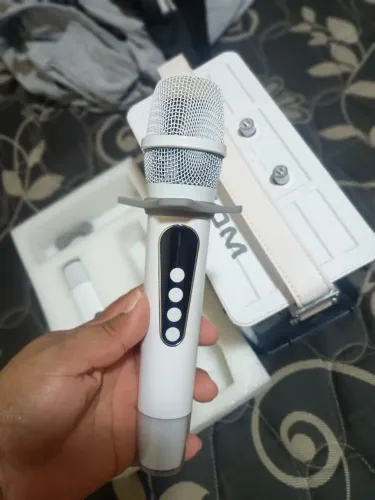 Vendo caixa com dois microfones sem fio R350,00