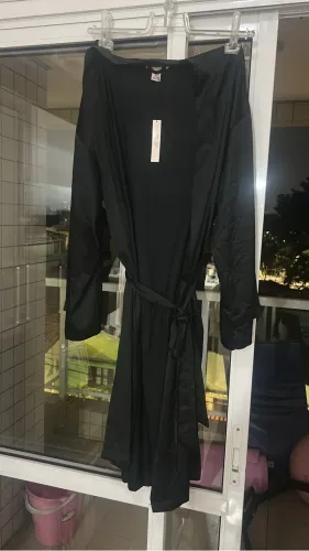 Robe preto original da Victoria?s Secret, tamanho M, perfeito