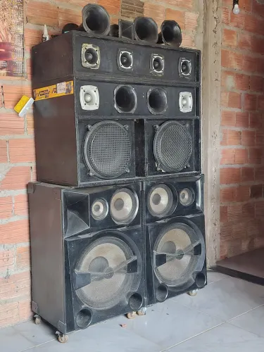 Vendo caixa de som completo