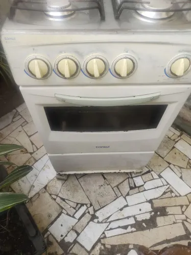 FOGÃO CONSUL 4 BOCAS USADO NO BAIRRO JARDIM BRASIL VALOR 100 REAIS Só hoje