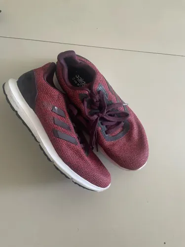 Tênis adidas 